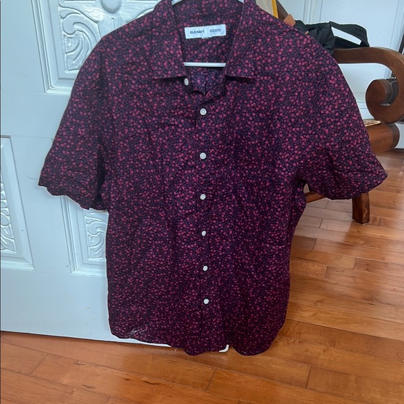 Old Navy Red and Black Casual Button Down Shirt - Picture 1 of 1